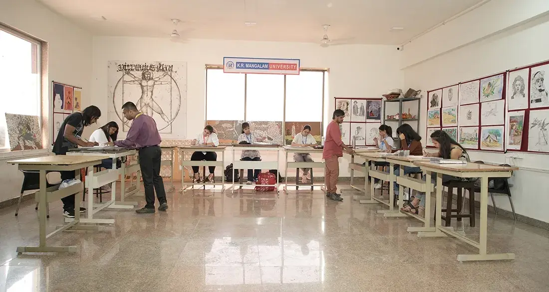 Get the opportunity to work in our well-equipped fine art studio