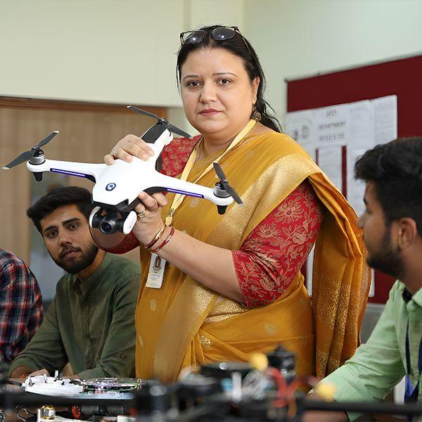 BTech CSE Cutting Edge Labs & Equipment