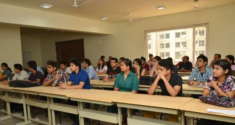 EVALUATING ROBOTICS AS A CAREER DOMAIN EVALUATING ROBOTICS AS A CAREER DOMAIN