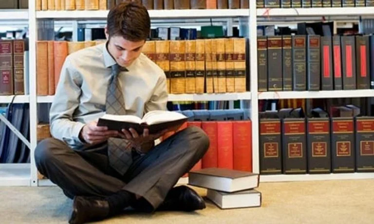 OFFBEAT CAREERS AFTER STUDYING LAW