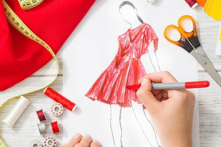 HOW TO BECOME A SKILLED FASHION DESIGNER